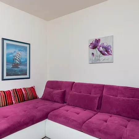 Nina Apartment *