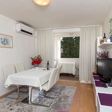 Apartment Nina