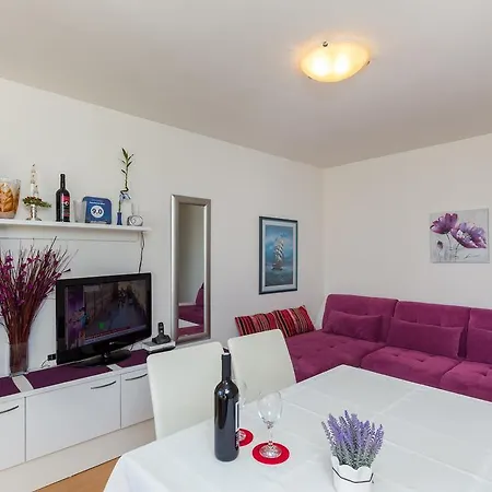 Apartment Nina *
