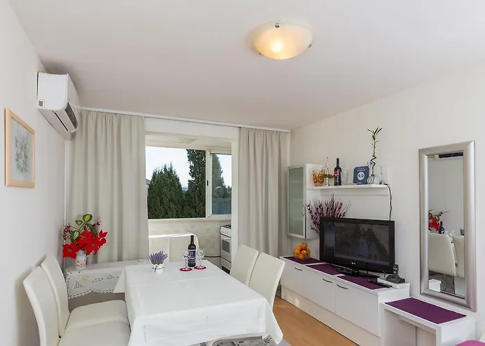 Nina * 杜布罗夫尼克